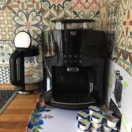 2-zimmer Bahnhofsnaehe - Self-check-in - Kinderfreundlich - Balkon - Kaffeeautomat 아파트 버든